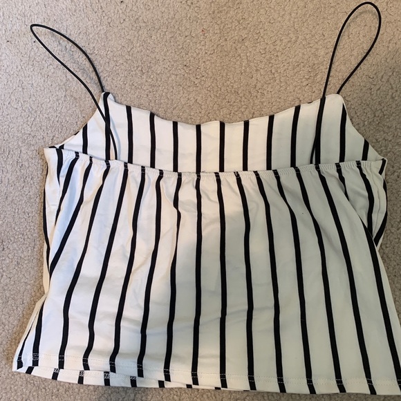 Crop top - Picture 2 of 2